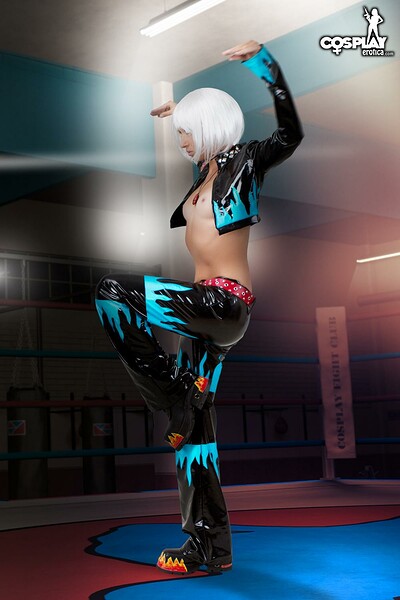 Brownie in Cosplay Erotica set Christie in Dead Or Alive