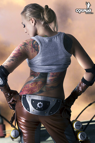 Kayla in Anya Stroud from Gears of war from Cosplay Erotica