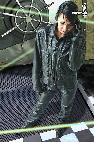 Mea Lee in MeaLee from The Thief from Cosplay Erotica