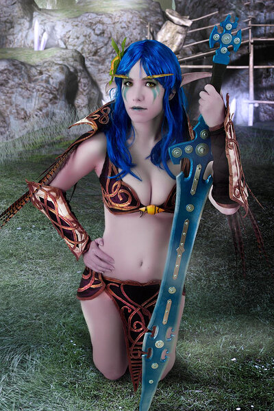 Fantastic Cassie bares her delectable figure while cosplaying as a sexy World Of Warcraft Night Elf