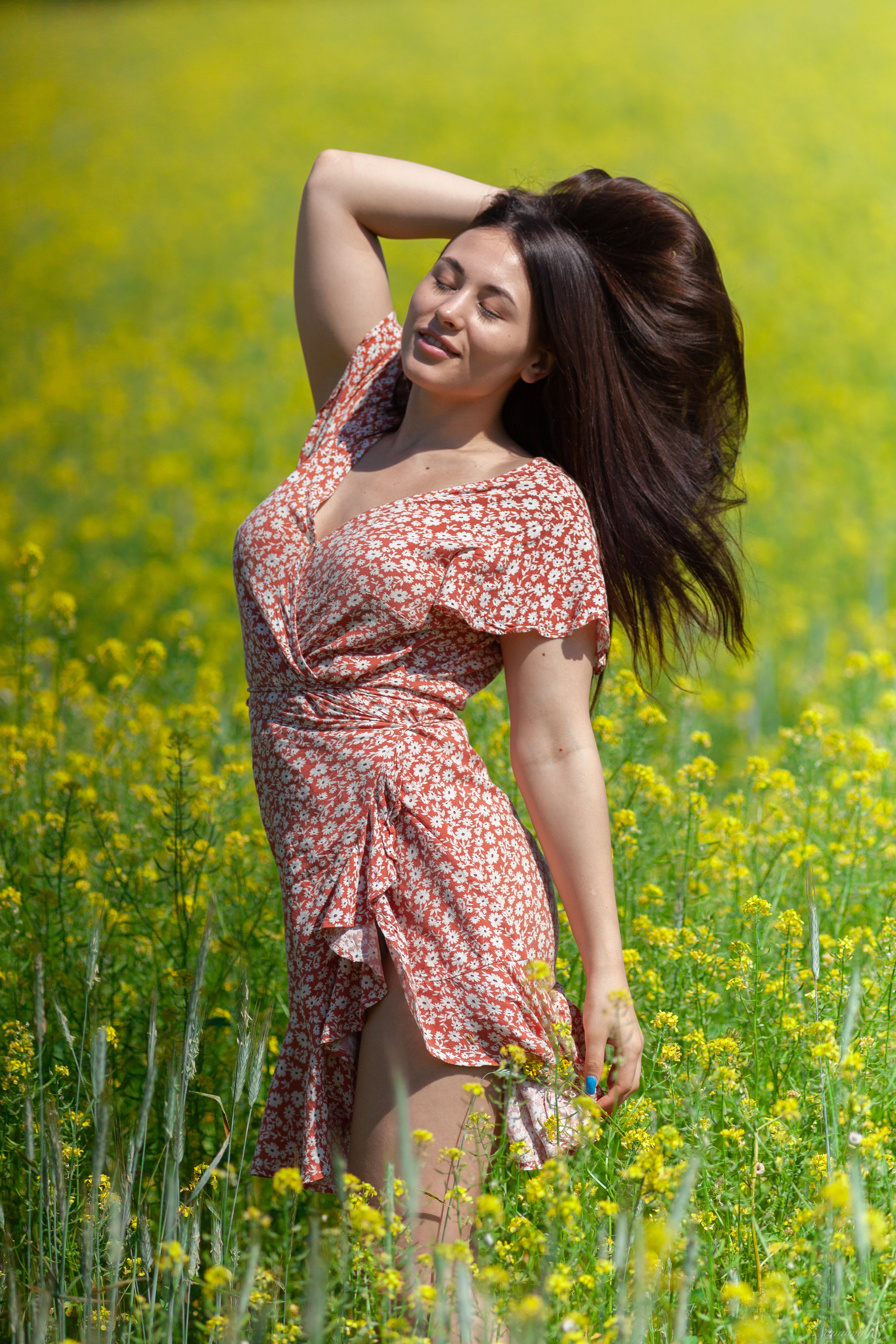 Sumiko in Stunning 18 set Warm Summer