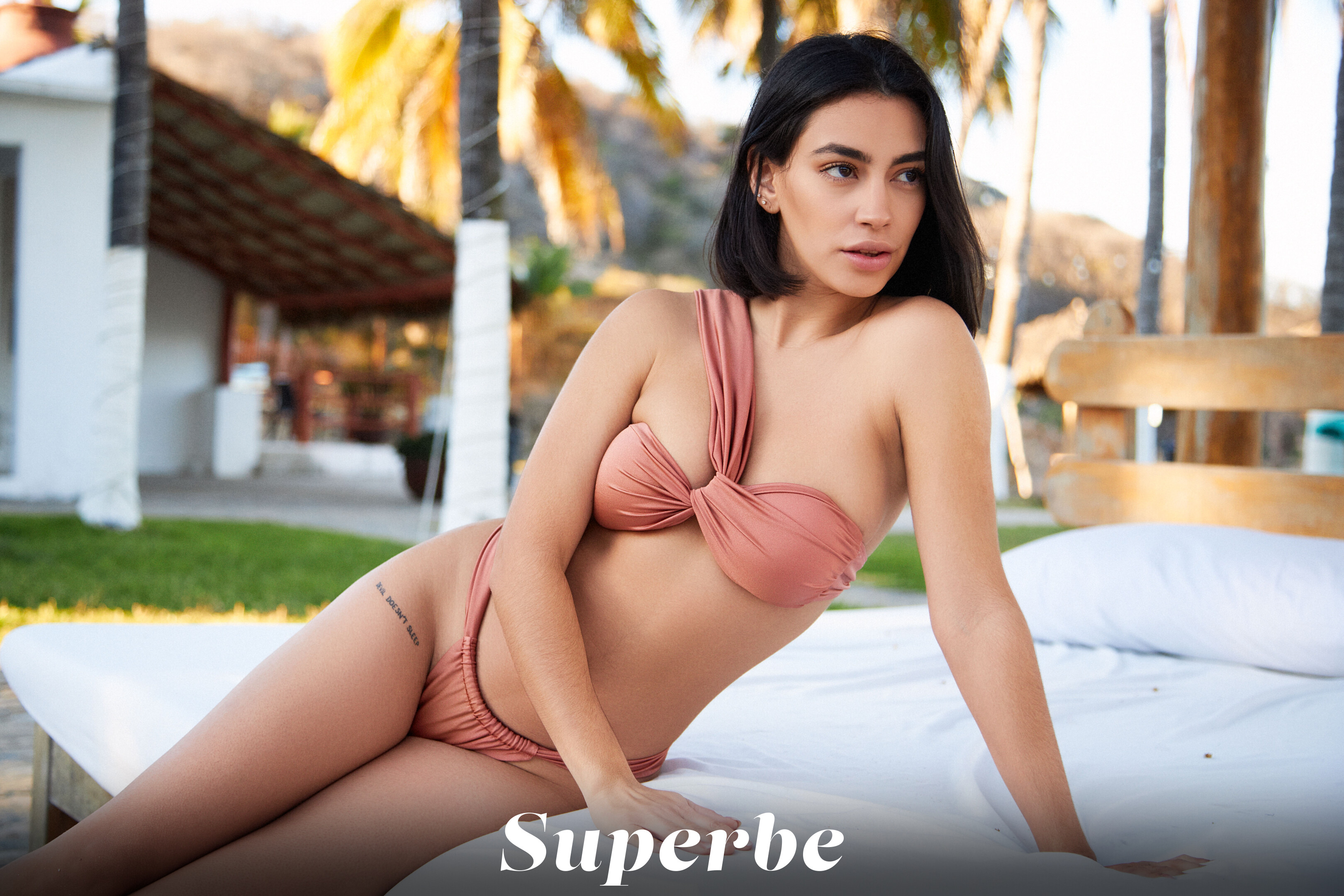 Danny Hernandez in Superbe set Pacific Blue