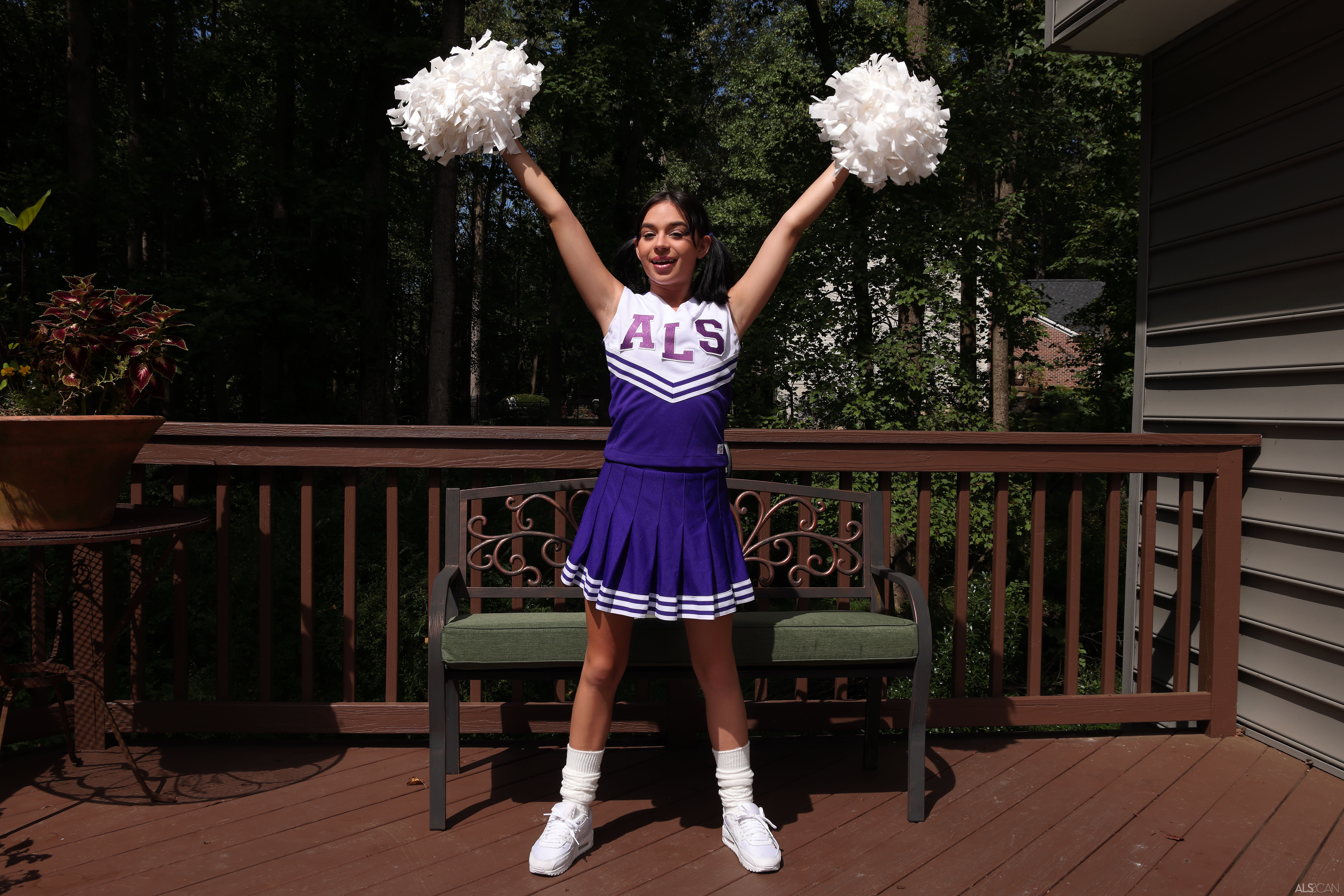 Aria Valencia in Als Scan set Pee Aggressive