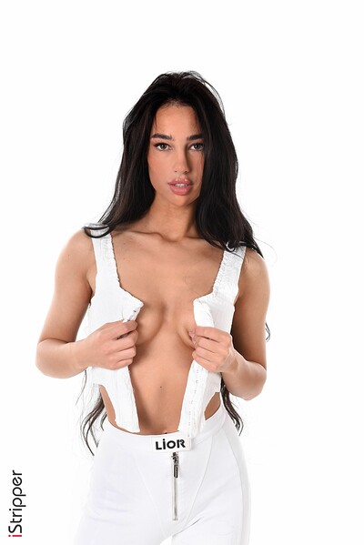 Kama Oxi in Ready For Our Date from Istripper