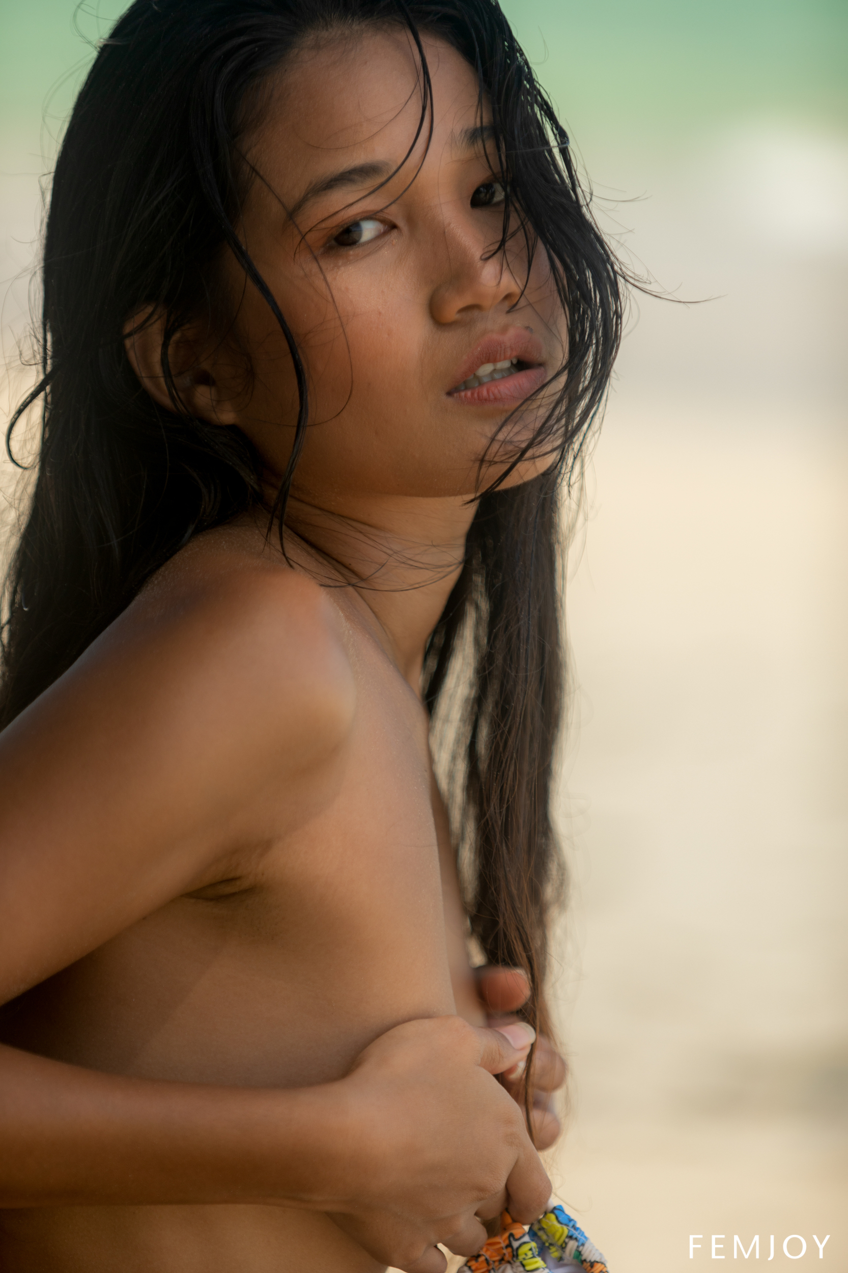 Kloyali in Femjoy set Kloyalis Debut