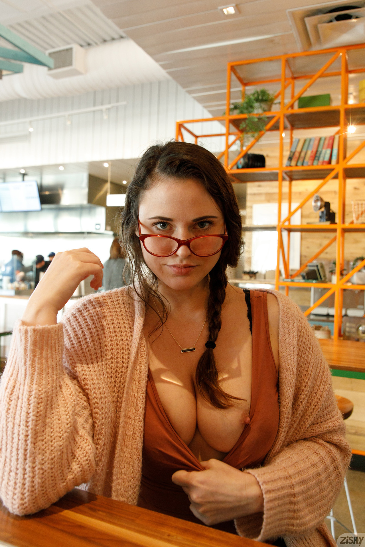 Sammy Loble in Zishy set Inspirational Guac
