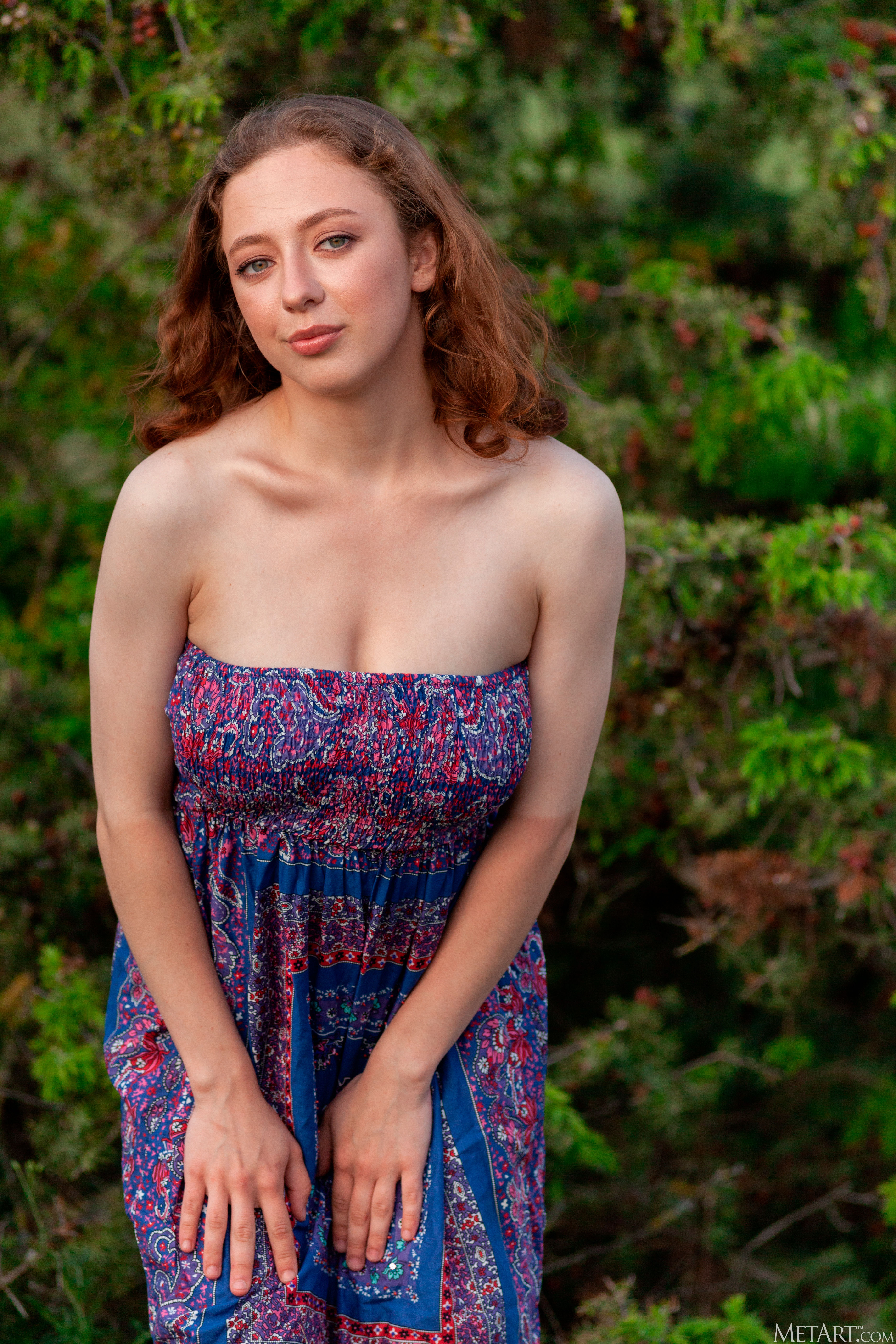 Esenia in Metart set Juniper