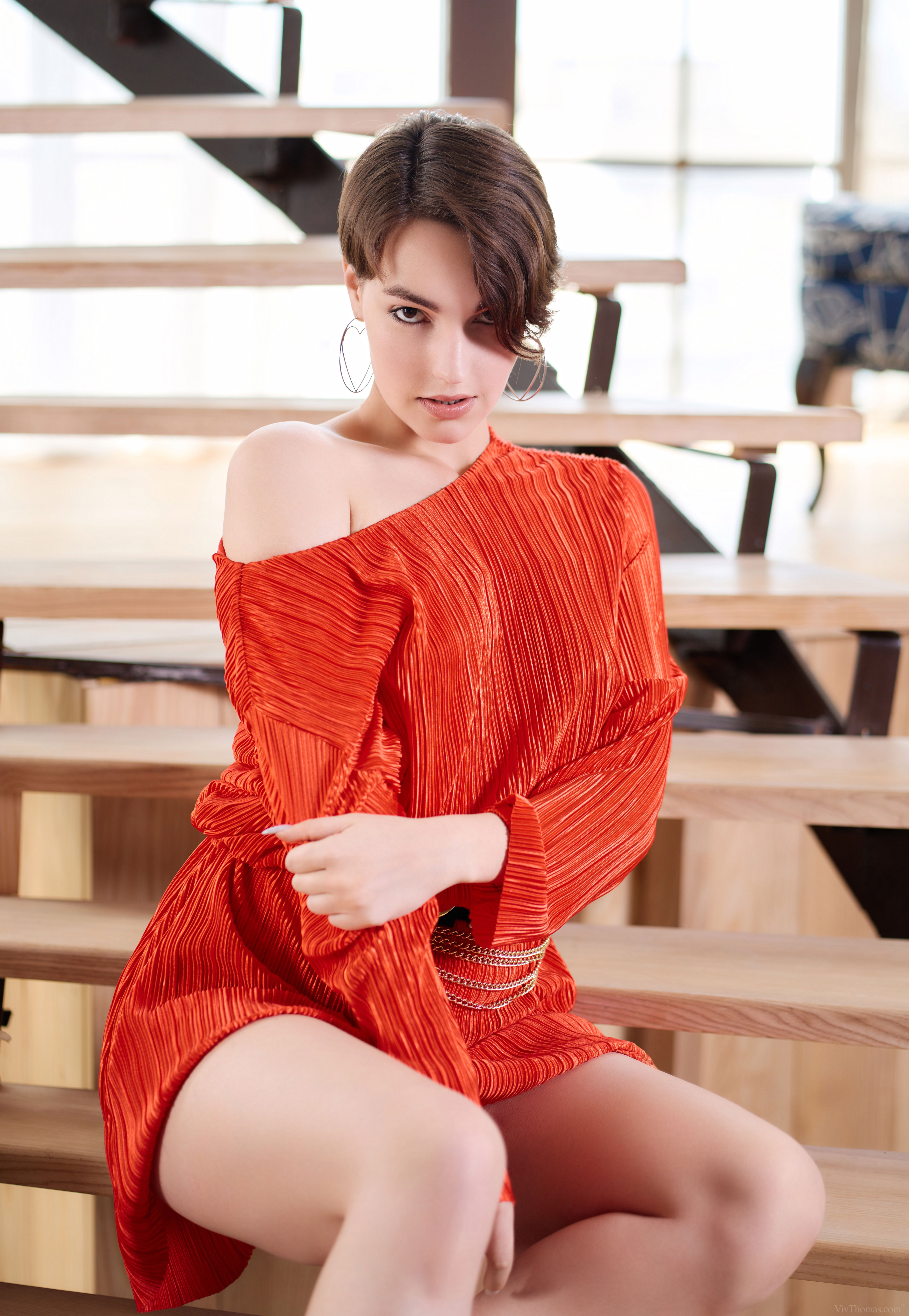 Erika Luchini in Viv Thomas set Come Upstairs