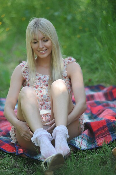 Hayley Marie Coppin in Picnic from Hayleys Secrets