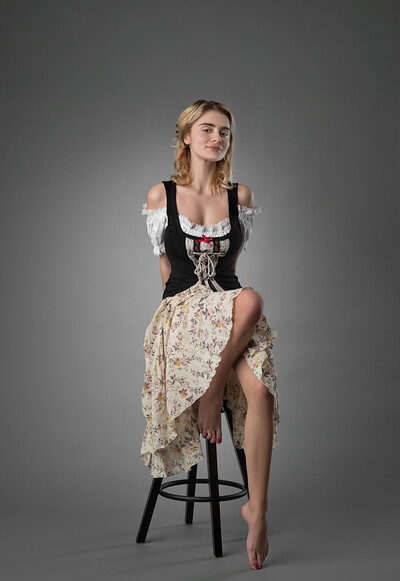 Marria Leeah treats us by denuding herself and enthrallingly exhibiting her slim body with perfect juggs