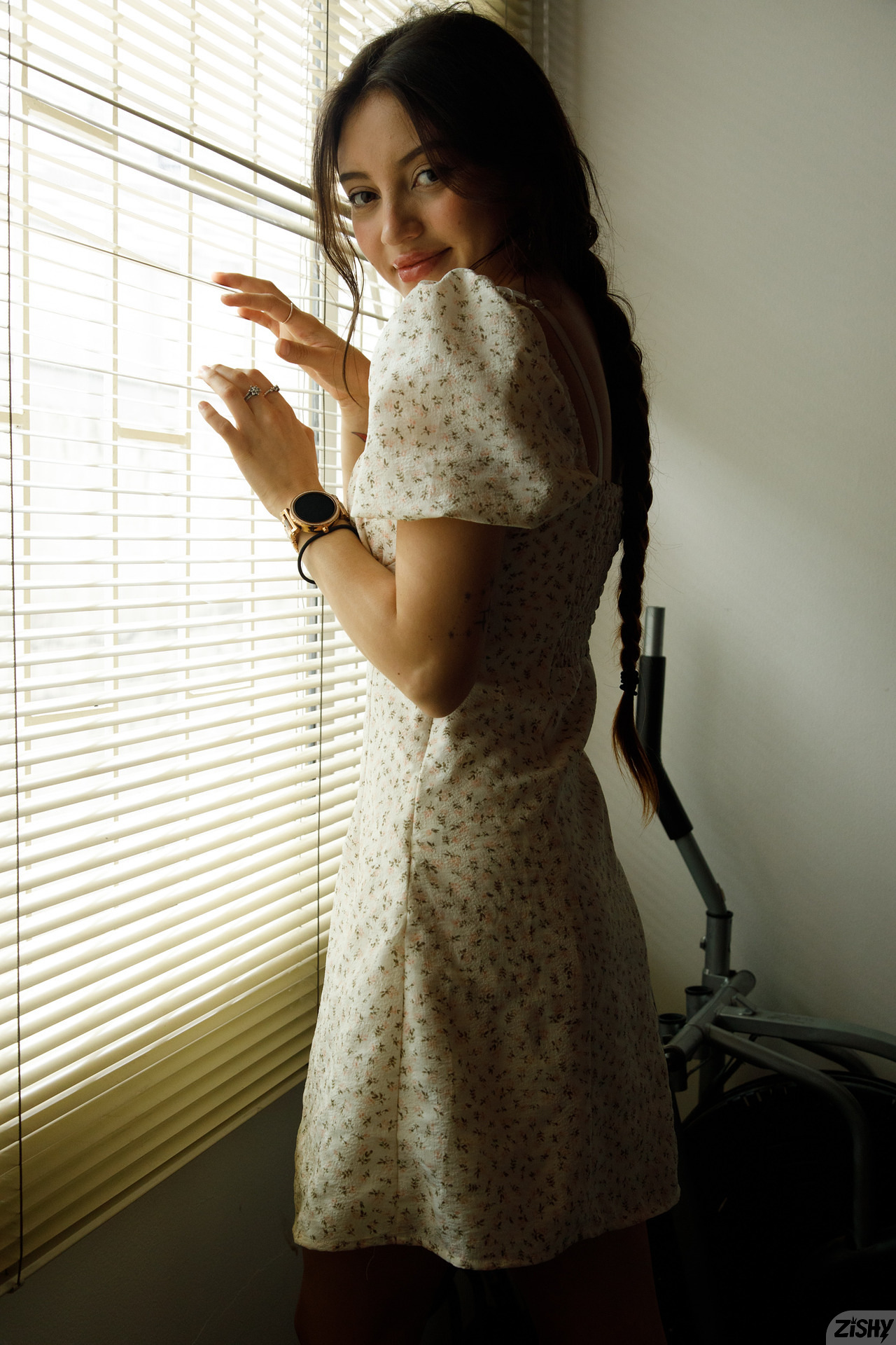 Roselina Andee in Zishy set Central Casting