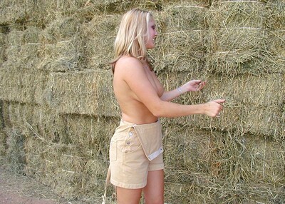 Amanda in Tractor-Pics from Nubiles