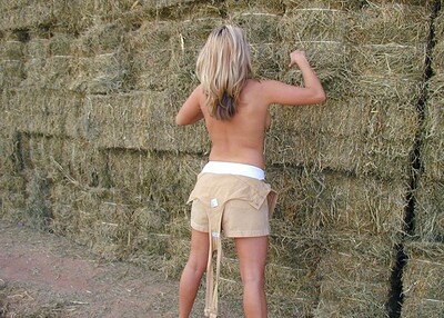 Amanda in Tractor-Pics from Nubiles