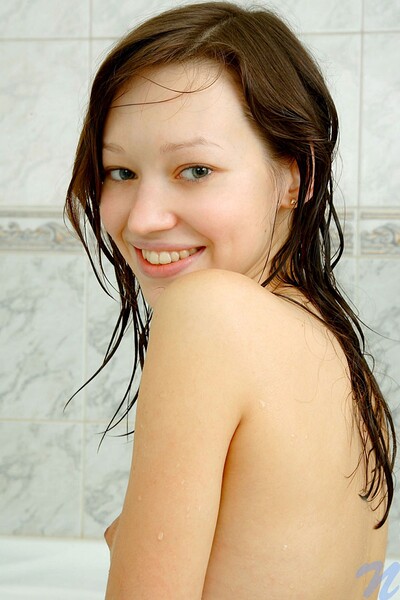 Arianna in Bathtub from Nubiles