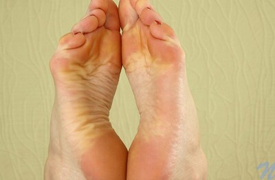 Sinovia in Tight legs from Nubiles
