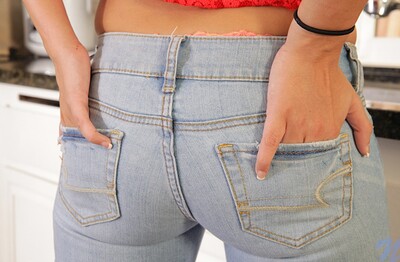Dillion Harper in Tight jeans big tits from Nubiles