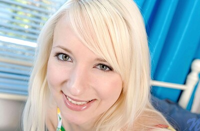 Ashleyjane in Bedcum from Nubiles