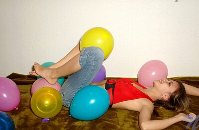 Katrina in 4balloon Plays from Nubiles