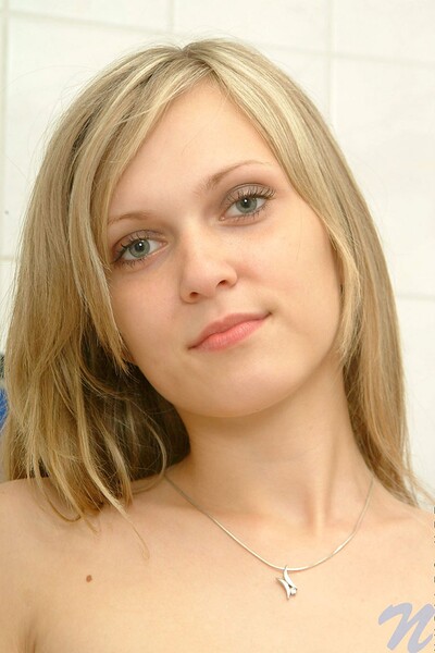 Kirsten in 1bathtub from Nubiles