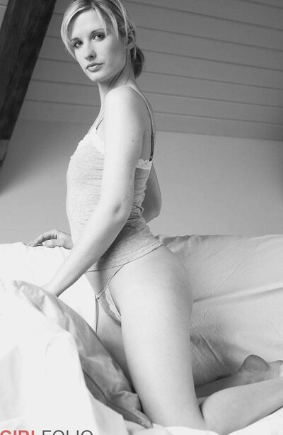 Leah in Naturally Leah from Girlfolio