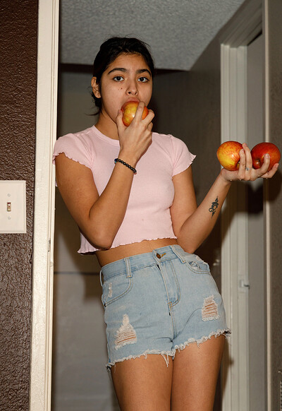 Hazel Heart in Them Apples from Zishy