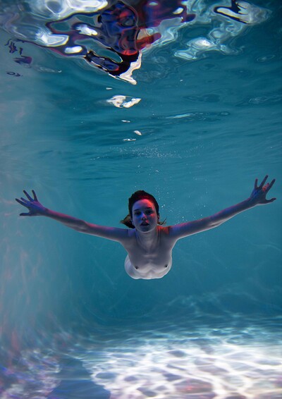 Hazel in Emily Bloom set Aquarium