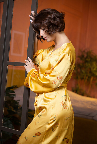Alice Kelly in Metart set Golden Glow