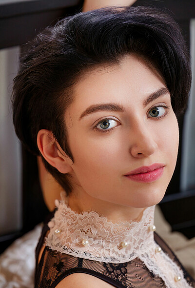 Chantal in Metart set Pearl Buttons