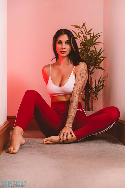 Roxy Mendez in Red Light Lady from Skintight Glamour