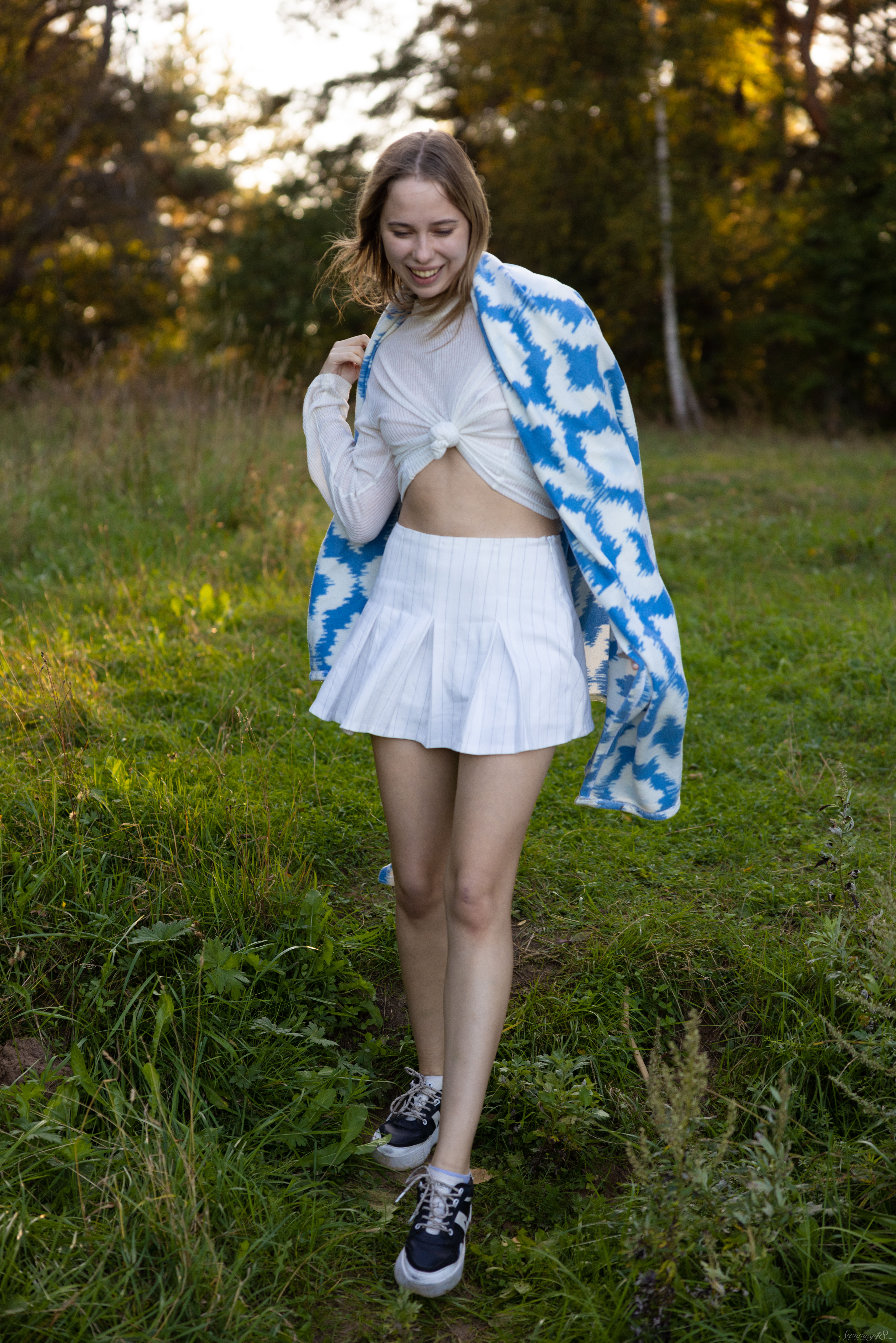 Alice Murkovski in Stunning 18 set Maidens Dreams