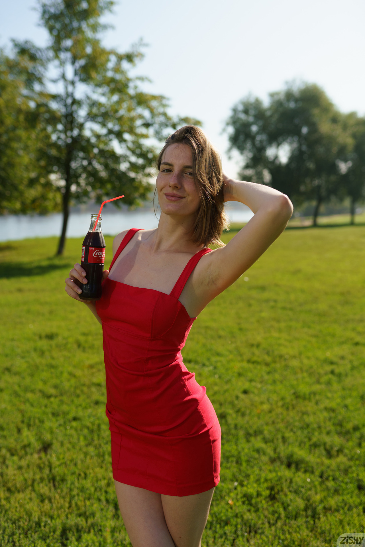 Ina Blossom in Zishy set Coca Cola Classic