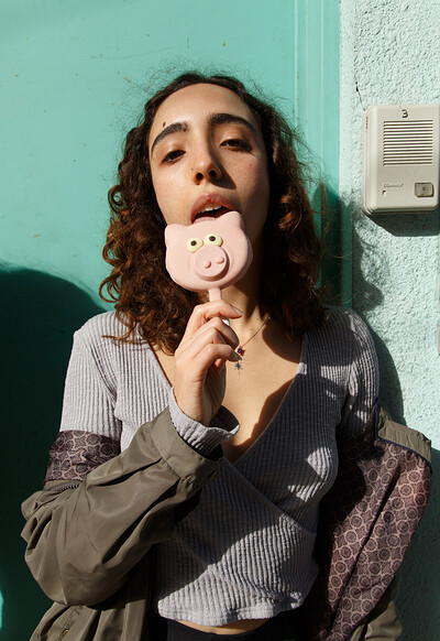 Zoe in Zishy set Café Orno 1