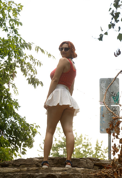 Keely Rose in Deep Duncan from Zishy