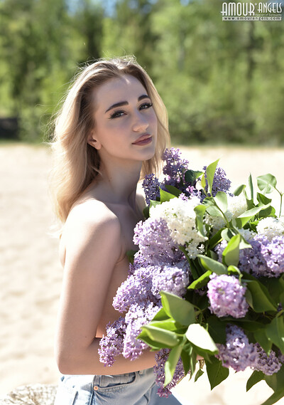 Leticia in Feeling from Amour Angels