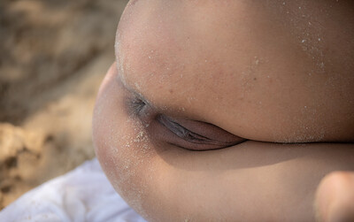 Minari in Beach Day from Femjoy