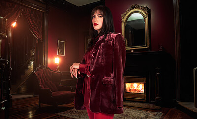 Gal Ritchie in The Gentlemen from VR Cosplay X