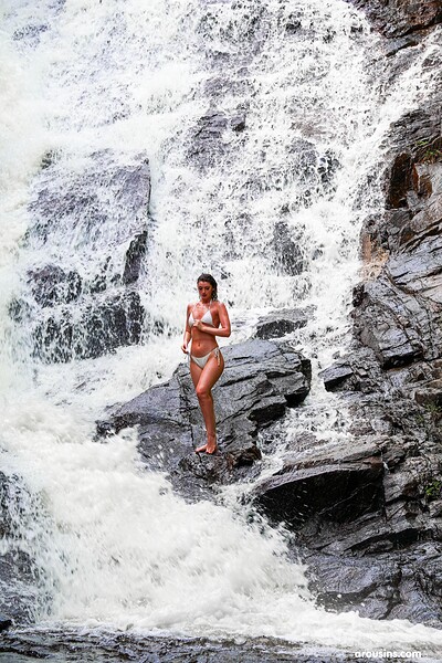 Candice Demellza in Beautiful View from Arousins