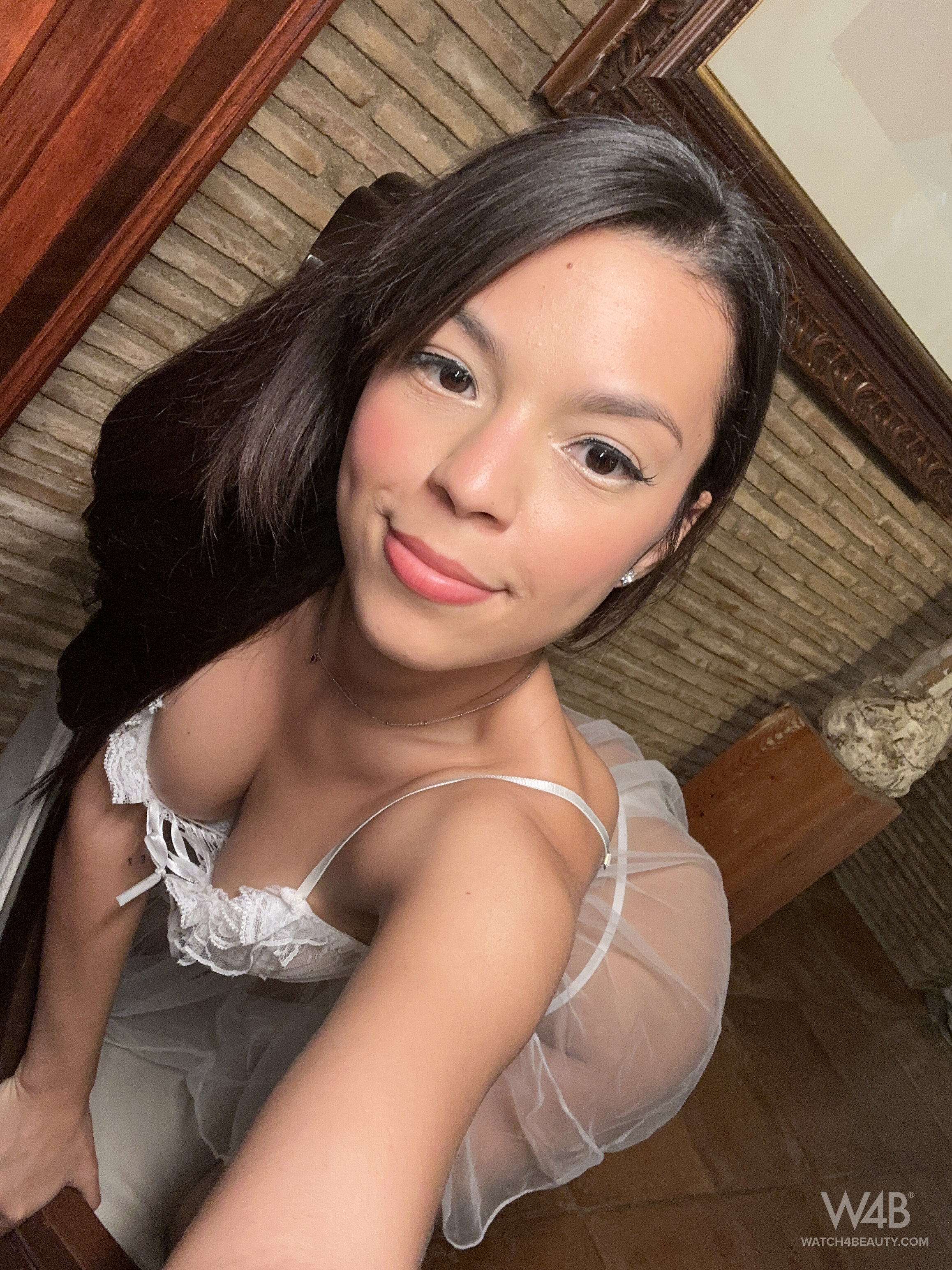 Sky Moon in Watch 4 Beauty set Selfie 4U: My Present