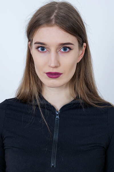 Mary Moon in Test Shoots set Casting