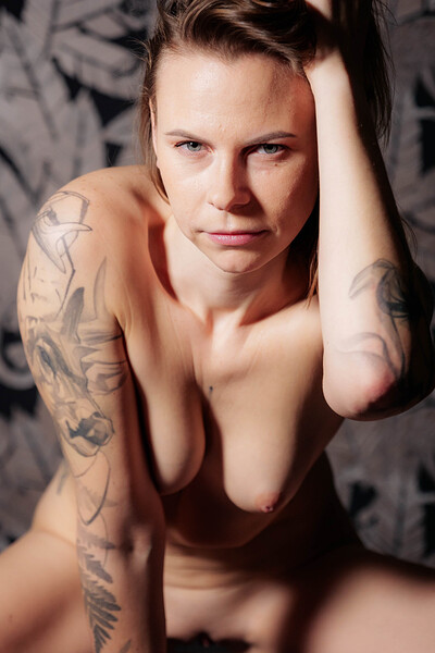 Melissa in A New Model from Domingo View