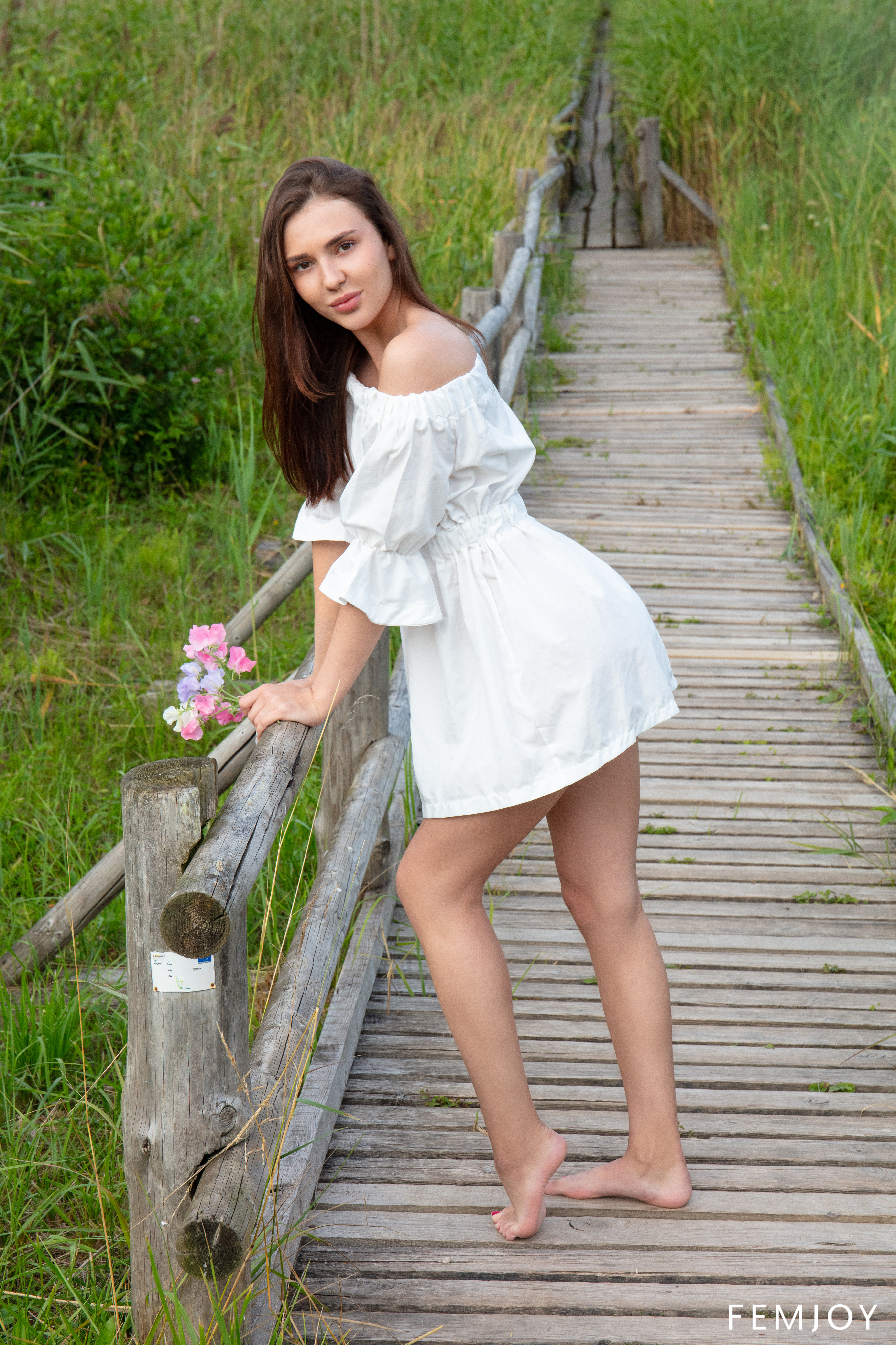 Mira Si in Femjoy set Romantic Bridge