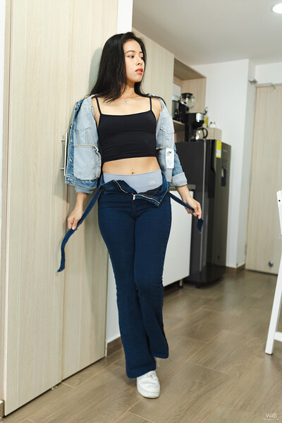 Leyla Grey in Before We Start from Watch 4 Beauty