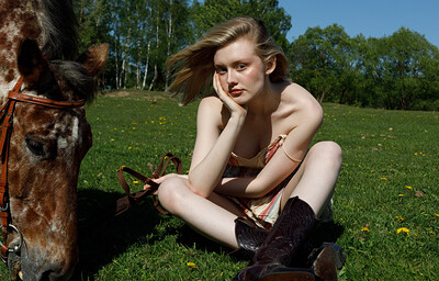 Cami Sembrabella in Zishy set Western Fashion 1