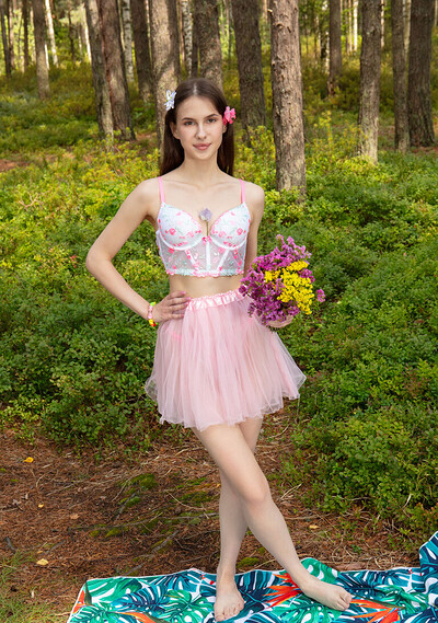 Silky in Showy Beauty set Forest Secret