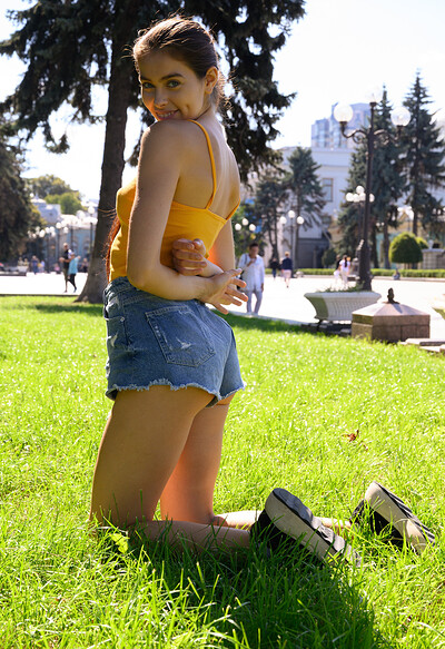 Alissa Foxy in Zishy set Spring Arrives