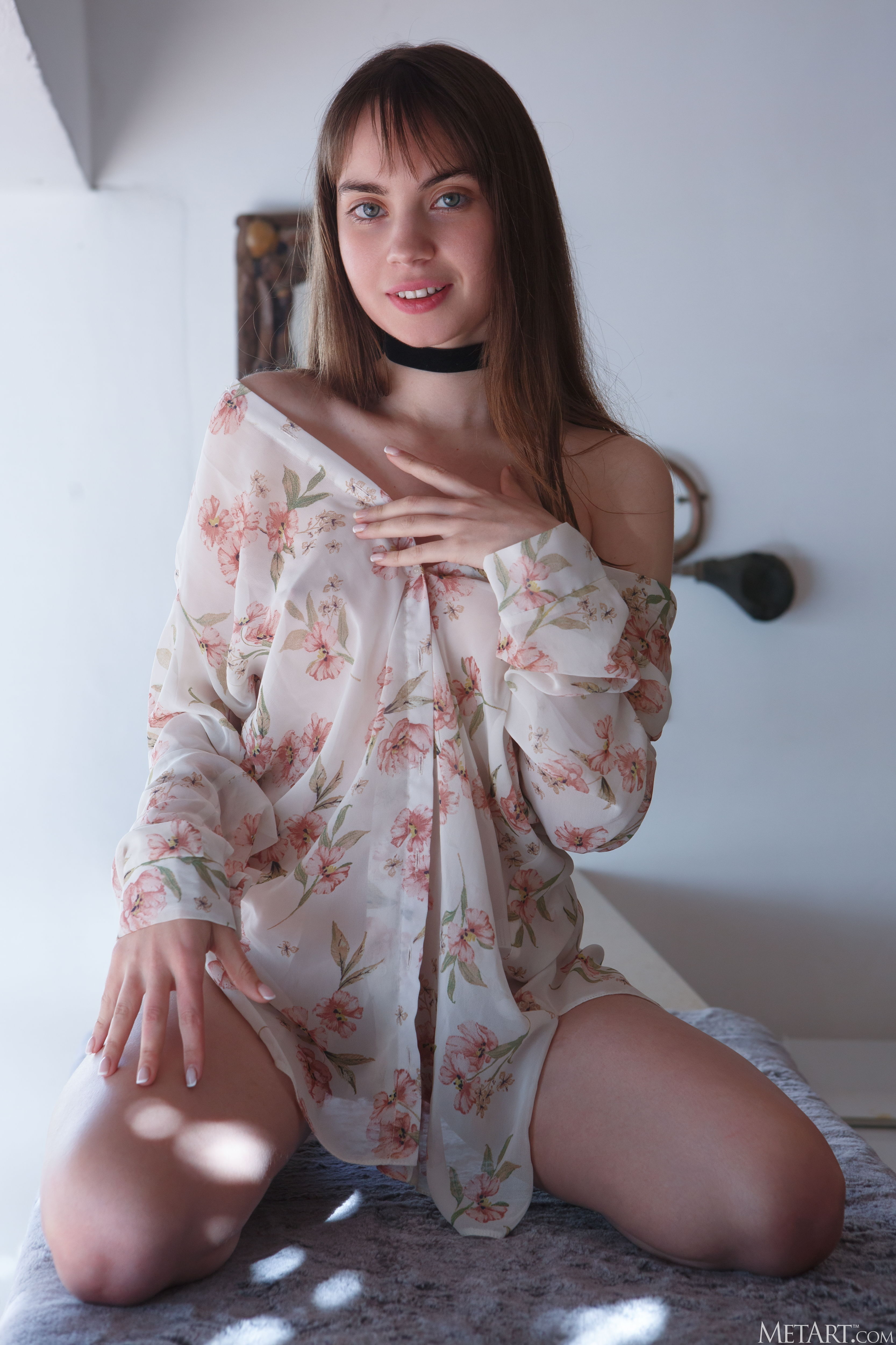 Sofy Bee in Metart set Presenting Sofy Bee