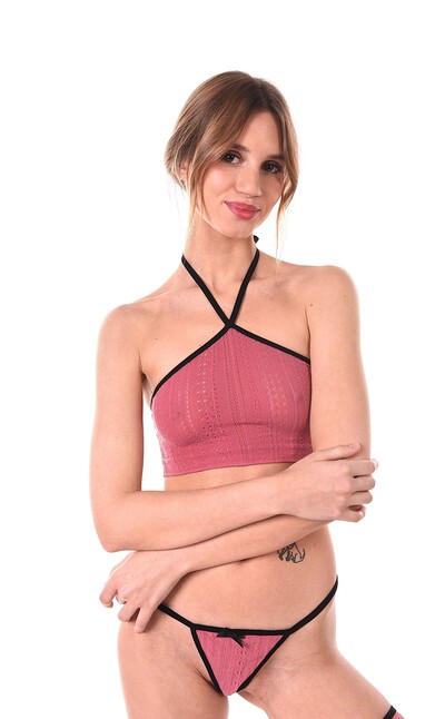 Mia Bloom in Sensual Lips from Istripper