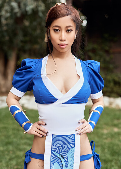 Jade Kush in DOA Kasumi from VR Cosplay X