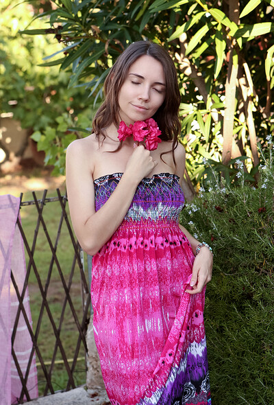 Danniela in Metart set Mesmeric Gaze