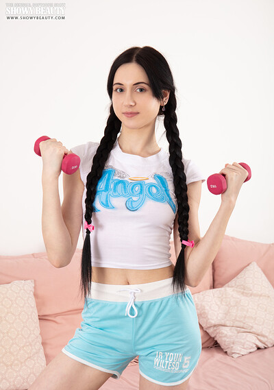 Amanda in Be Ideal from Showy Beauty
